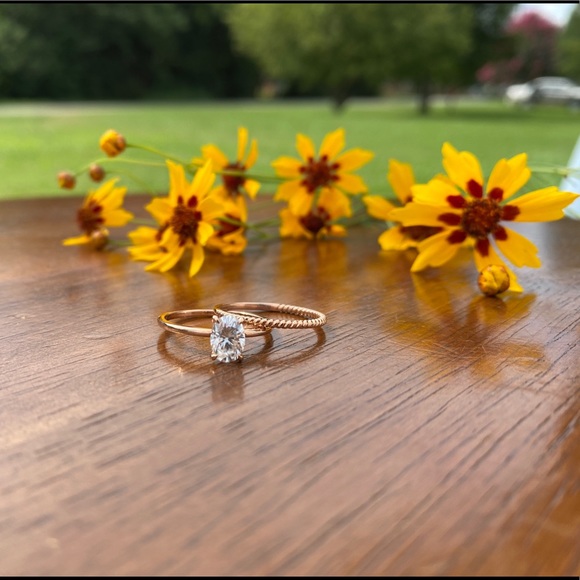 🎉SALE🎉Rose Gold Wedding Ring Set - Picture 1 of 4
